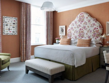 Famous interior designers - Rustic traditional flower bedroom