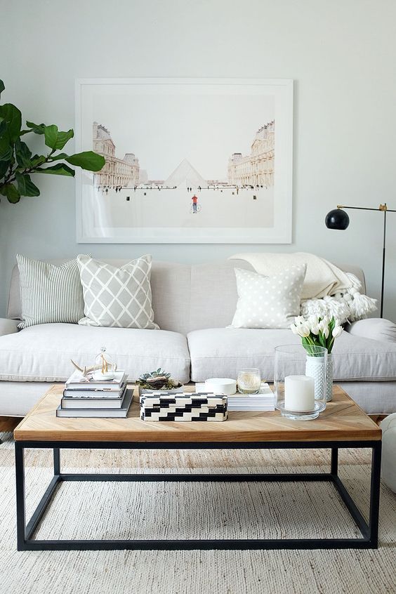 Small living room ideas - coffee table decor