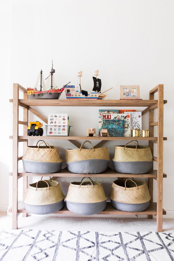 Small bedroom decorating ideas - kid's basket storage shelf