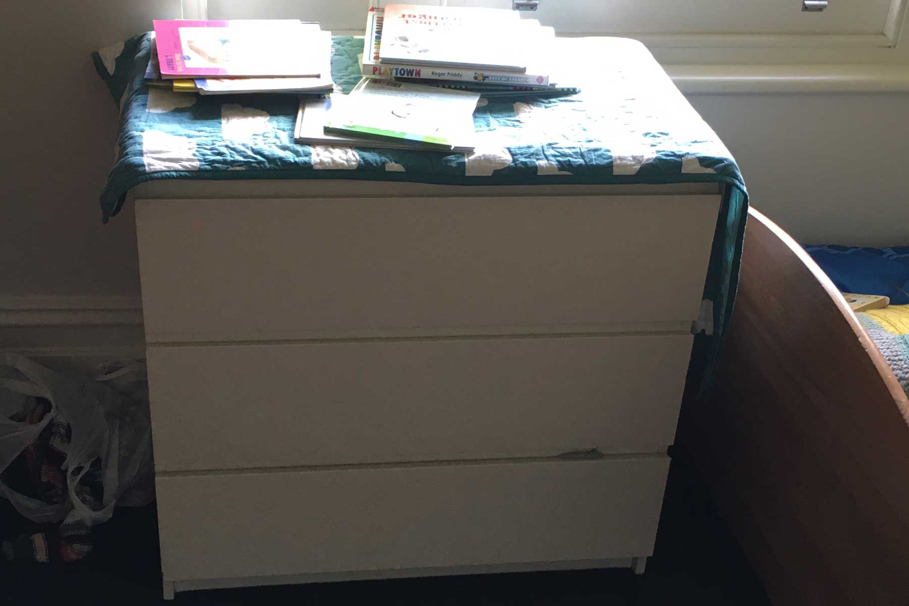 Lauras scandi home office - before - chest