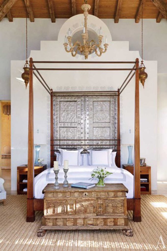 Mediterranean interior design four-poster bed
