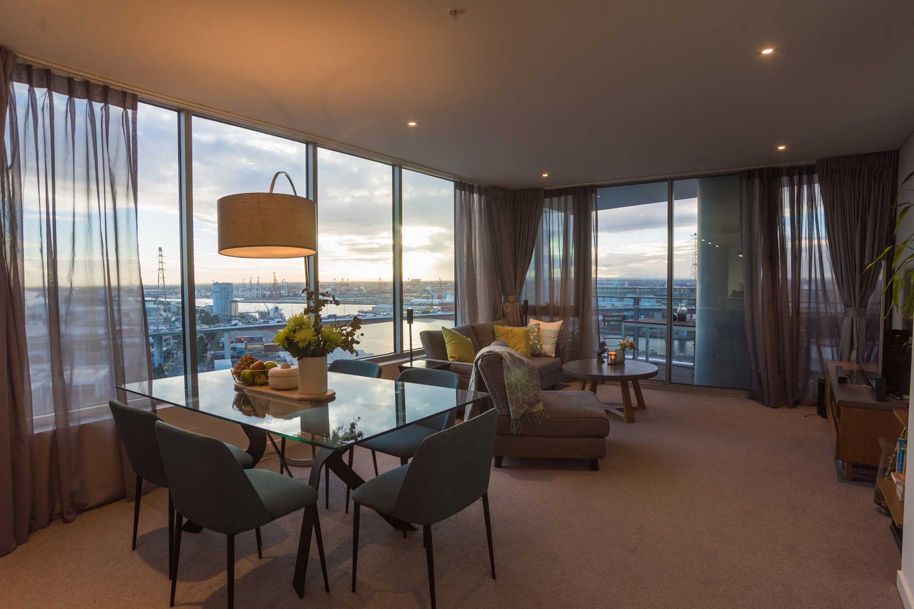 Pearl's Scandi Water View City Apartment - after - view