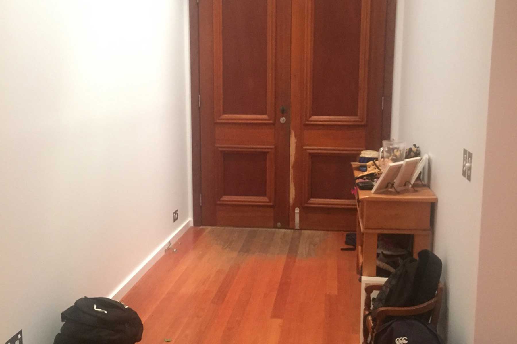 Pippa's Open Plan Coastal Retreat - before - door