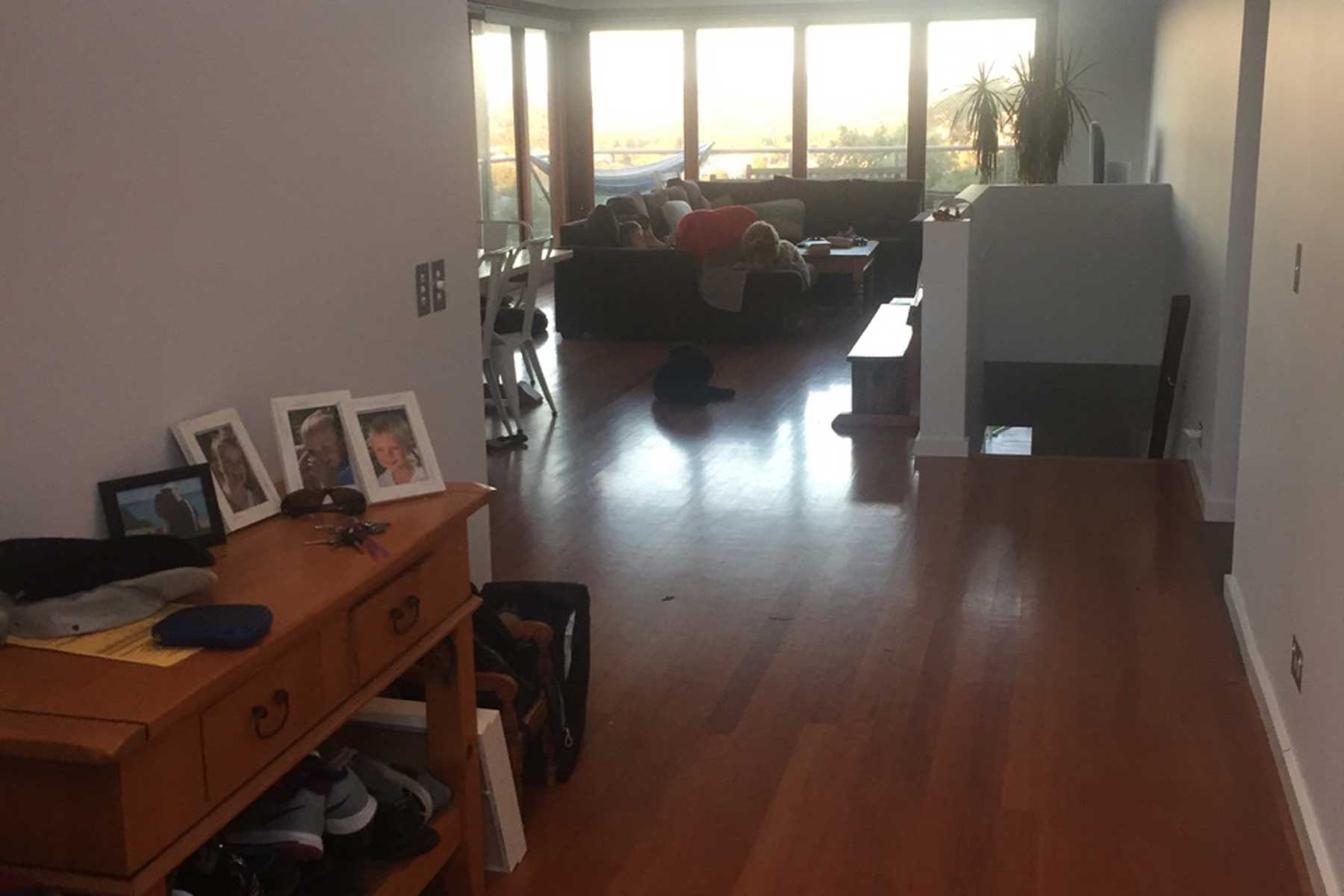 Pippa's Open Plan Coastal Retreat - before - entry