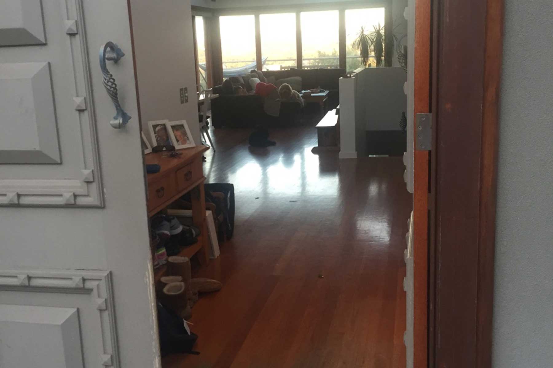 Pippa's Open Plan Coastal Retreat - before - front door