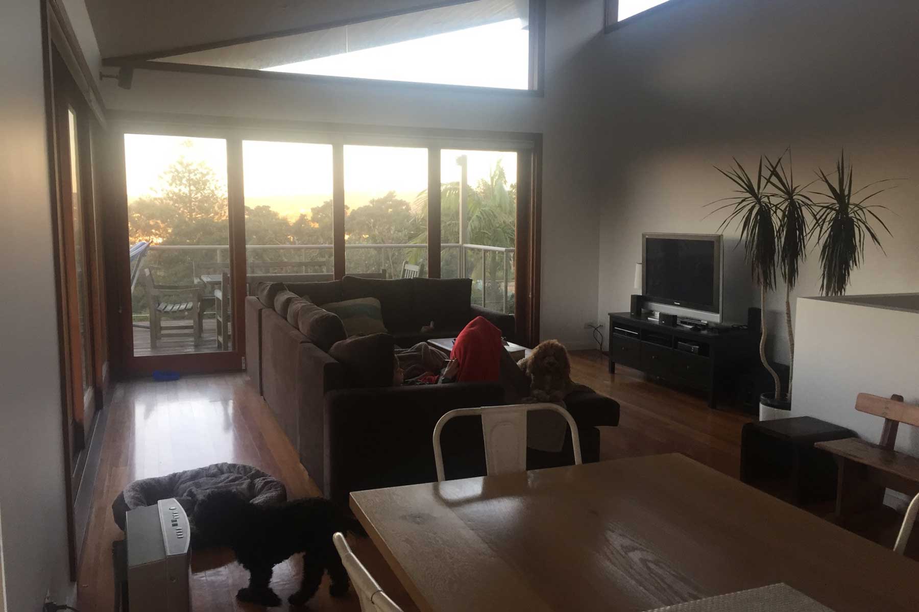 Pippa's Open Plan Coastal Retreat - before - livingroom