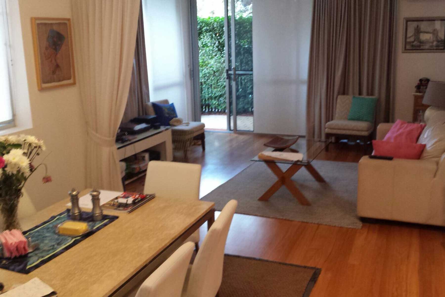 Robyn - before - dining living
