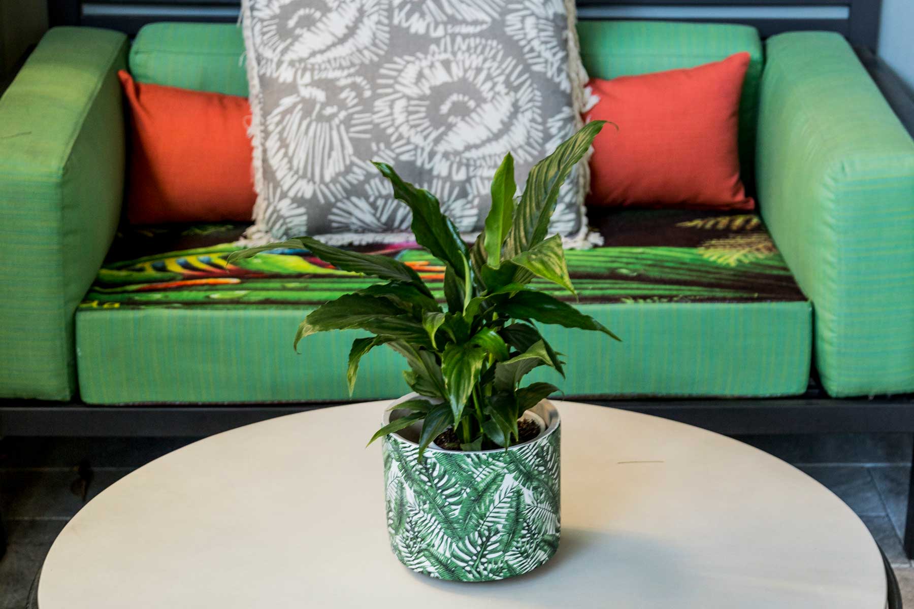 Robyn's vibrant beach apartment - after - porch table 2