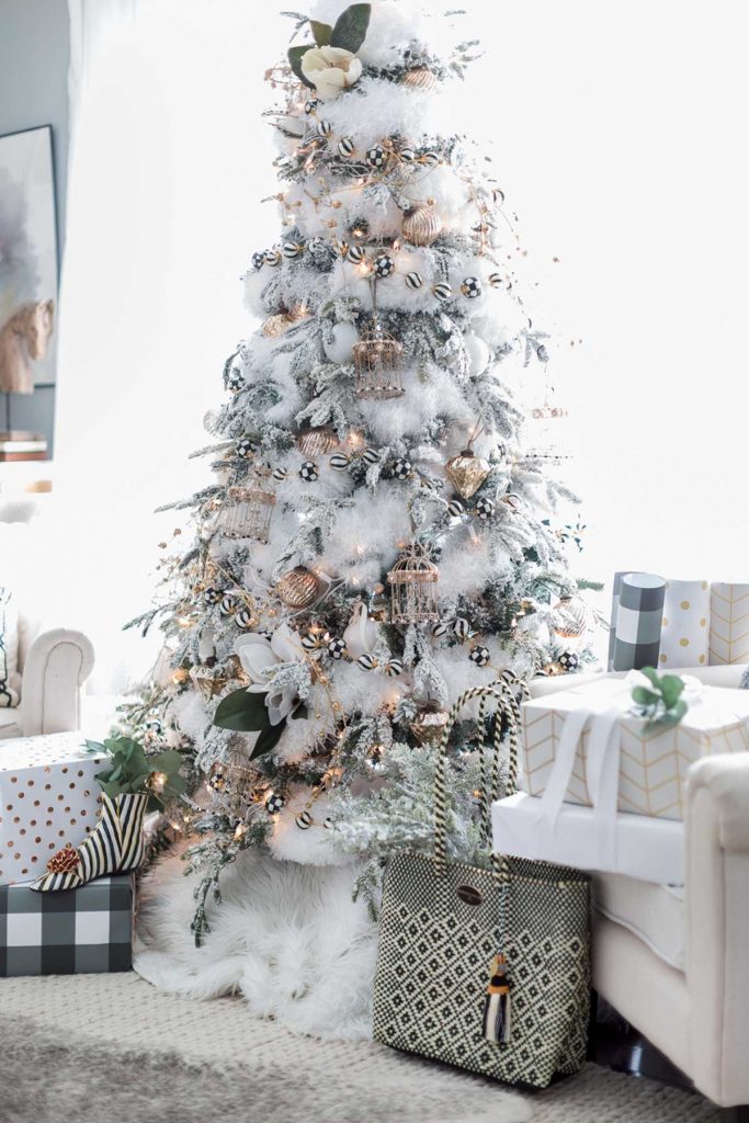 Christmas tree decorating - Steps to creating a majestic Christmas tree