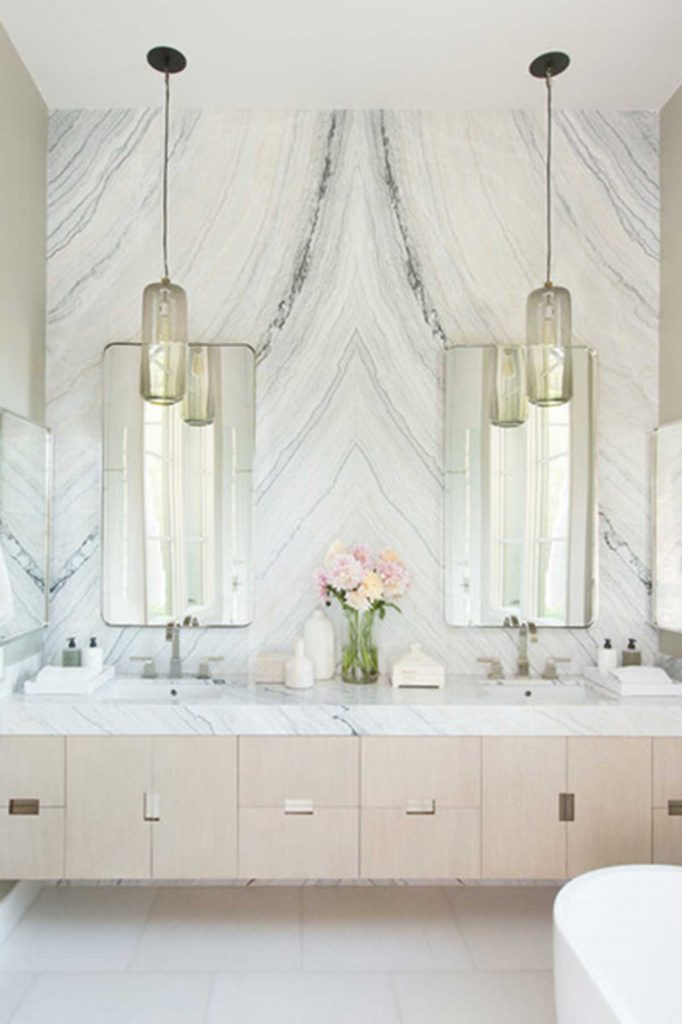 luxe bathroom decor