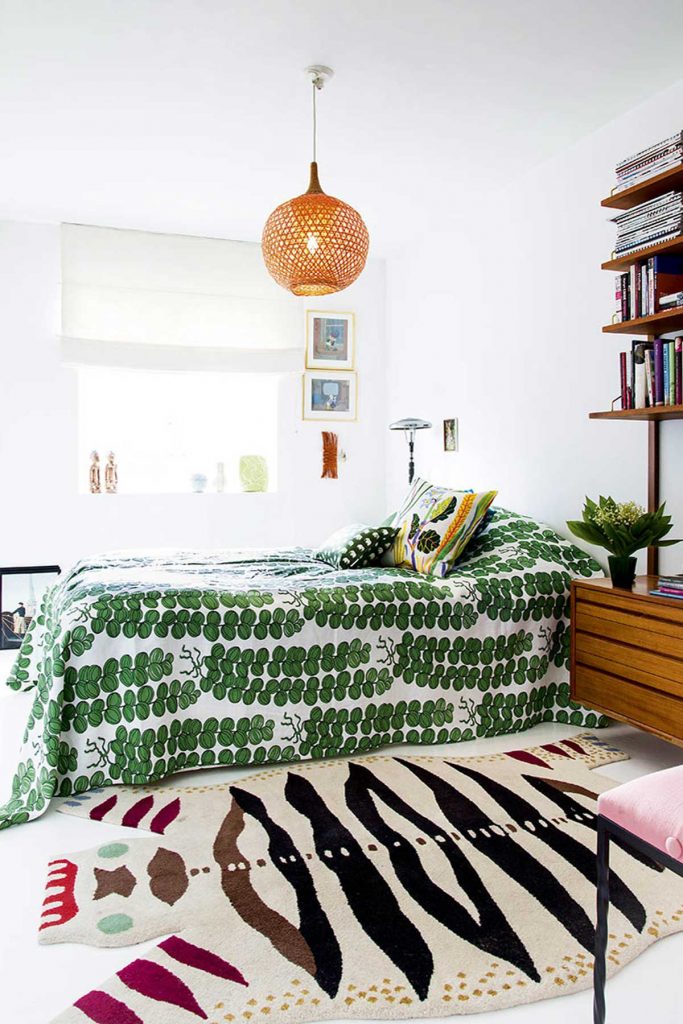 tween-age bright green bedsheets