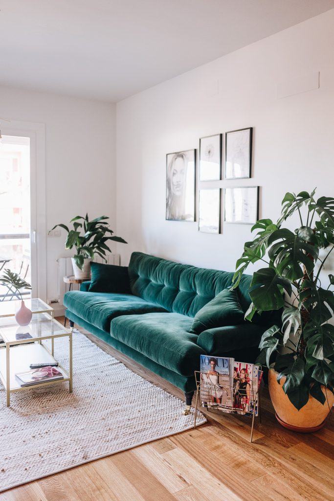 retro interior design green couch