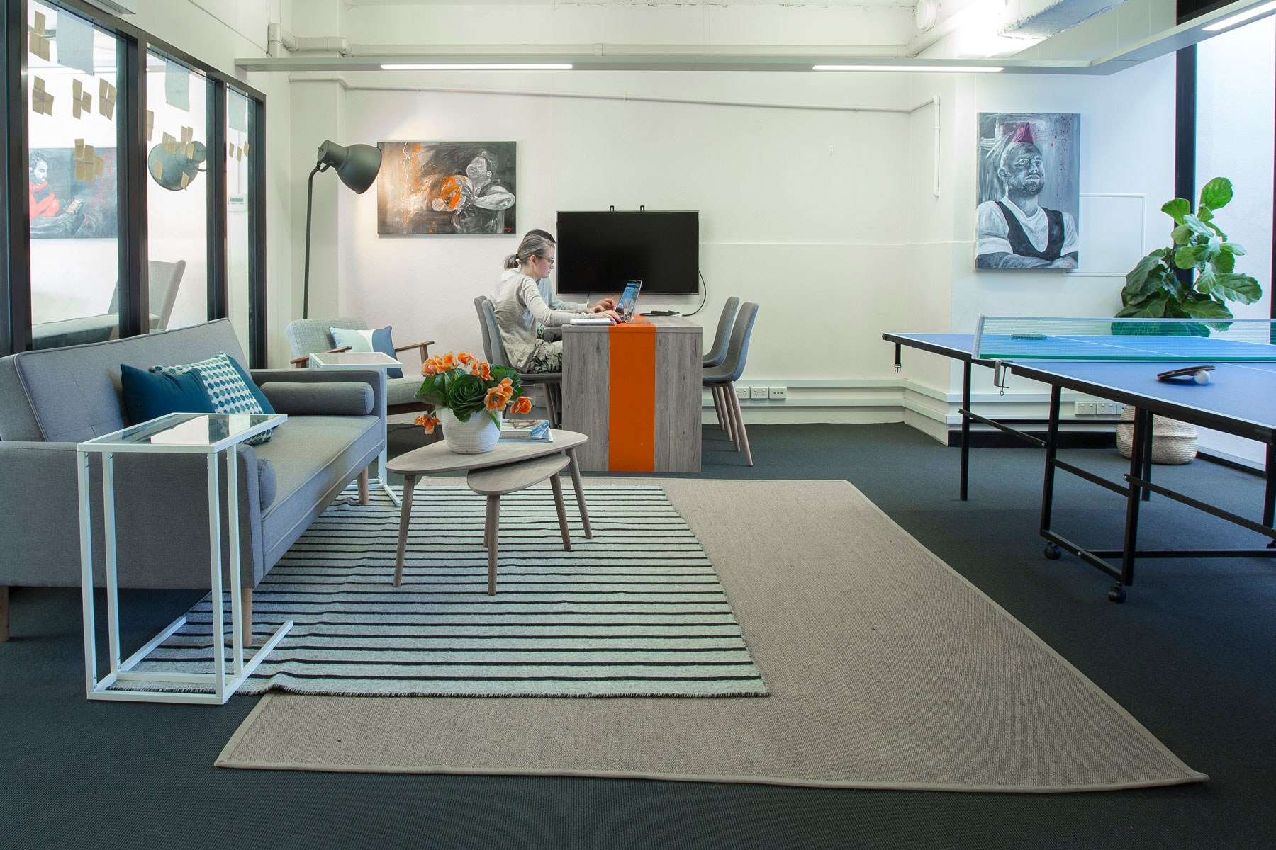 hit 100 office space corporate