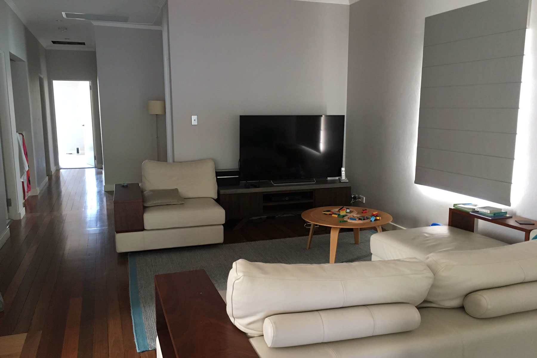 Corinna lounge room - before